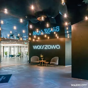 华沙机场万丽酒店 酒店